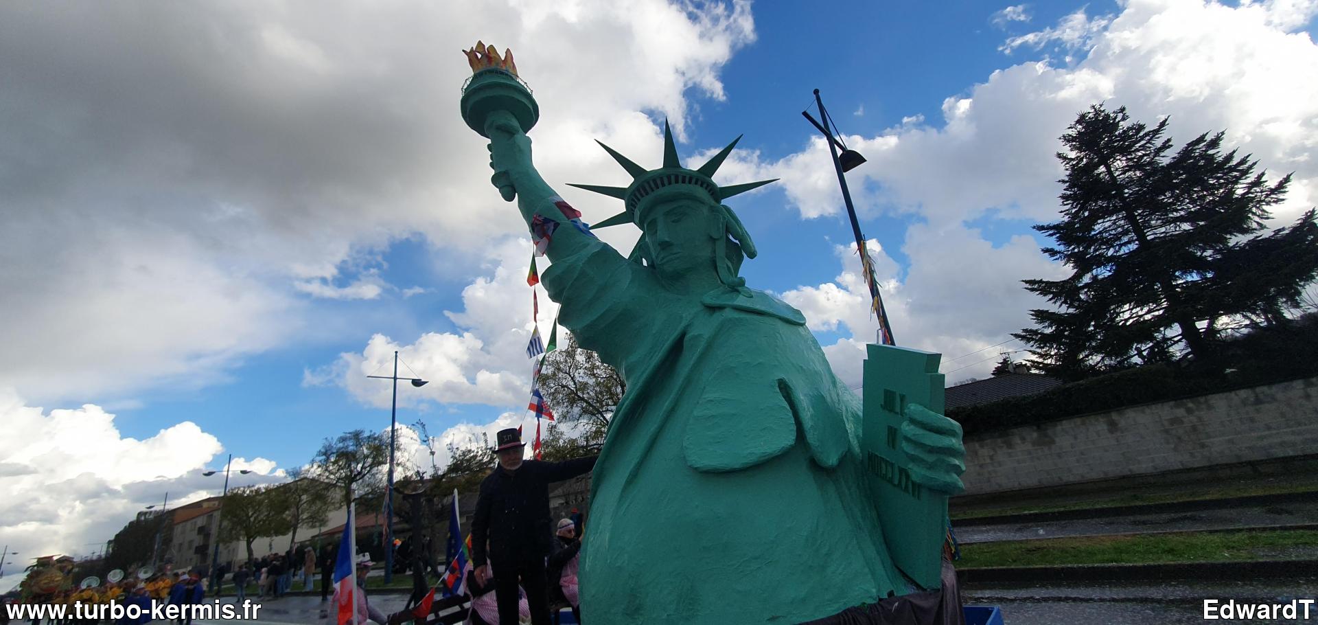 Un char “Statue De La Liberté”