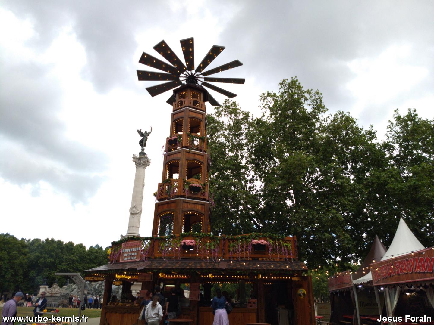 La Tour Savoyarde est aux Quinconces (Bordeaux)