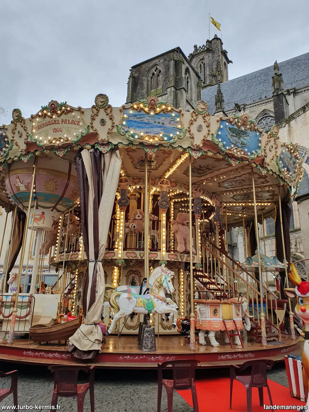 Carrousel du village de Noël de Toul (54)