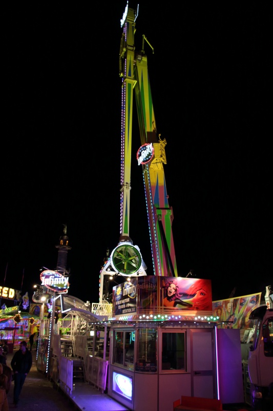 https://www.turbo-kermis.fr/uploads/galleryPhotos/2013/Bordeaux%20(33)%20-%20Foire%20aux%20Plaisirs%20mars/foire/Infinity_016.jpg