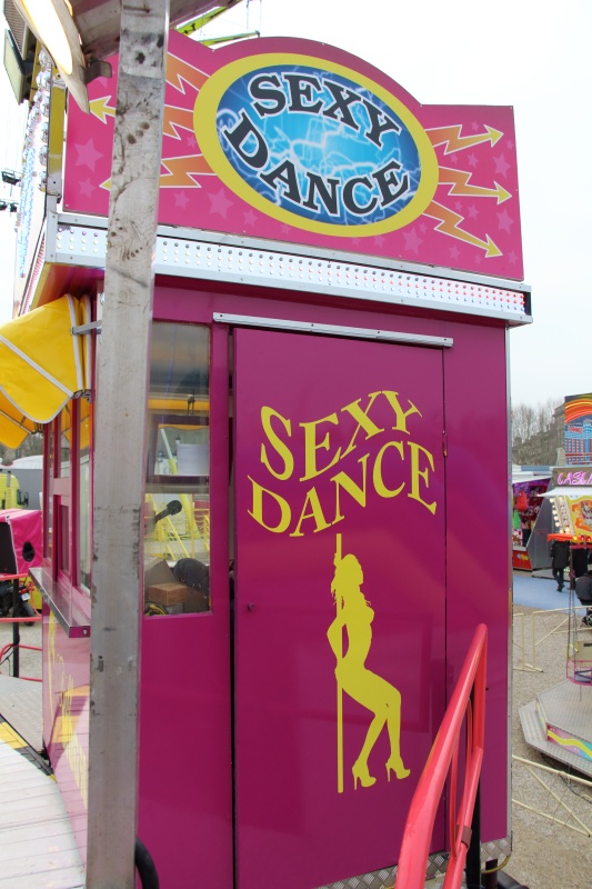 https://www.turbo-kermis.fr/uploads/galleryPhotos/2013/Bordeaux%20(33)%20-%20Foire%20aux%20Plaisirs%20mars/foire/Sexy%20Dance_006.jpg